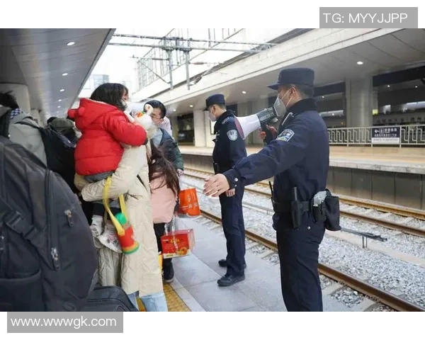 安保人员执勤日志记录球迷秩序与突发状况的真实瞬间
